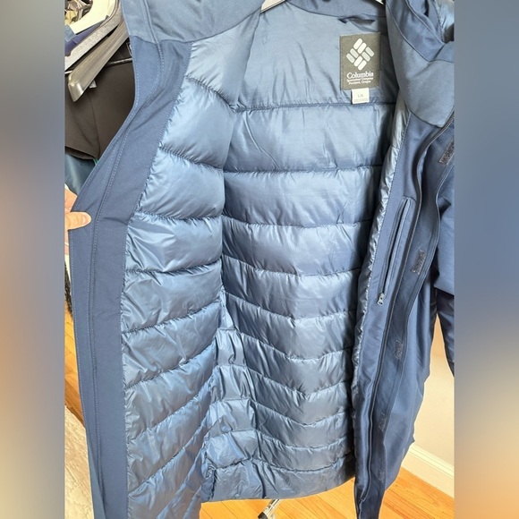 Columbia Men’s Arrow Trail Insulated Navy Parka in size Large - Picture 7 of 16